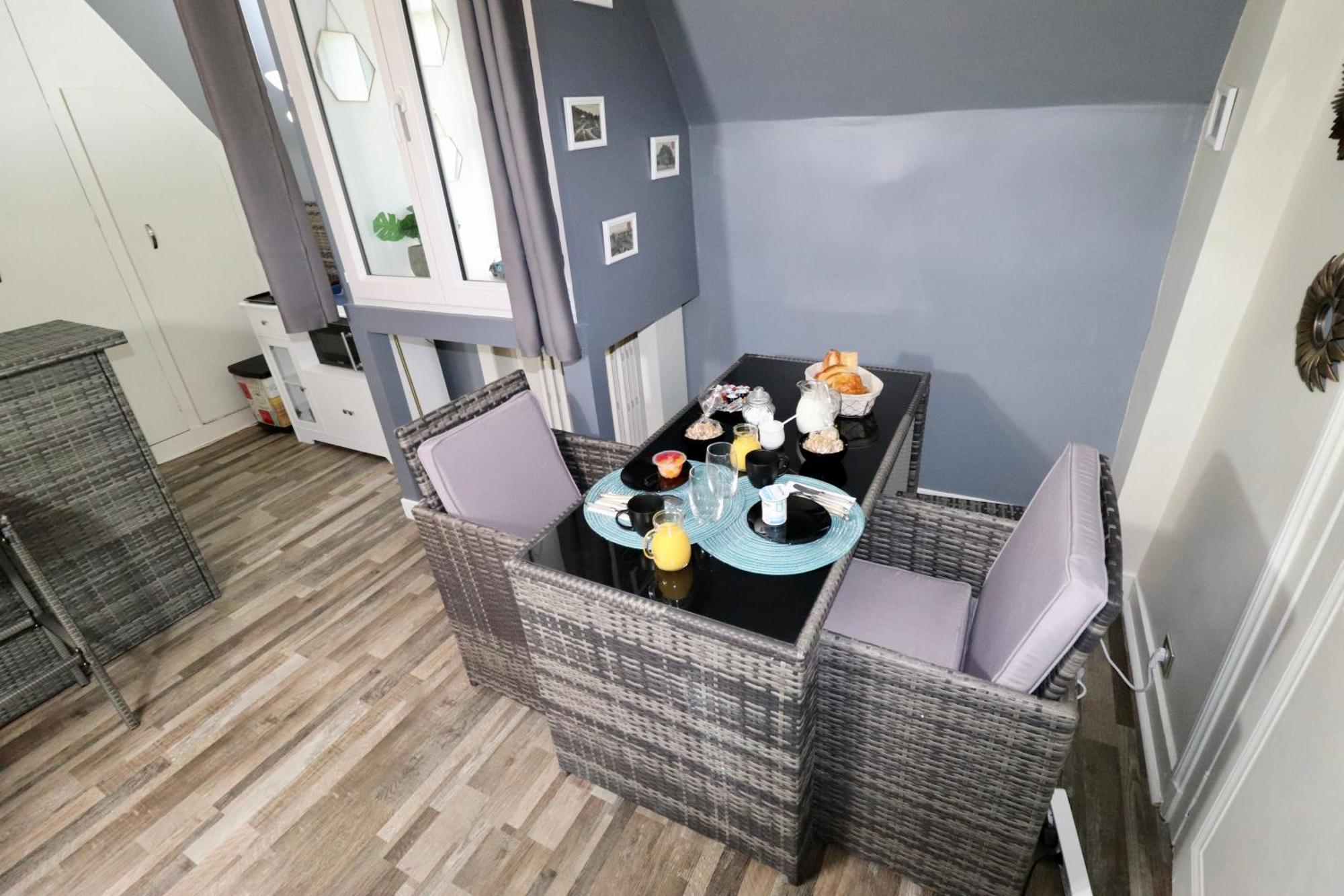 Duplex Au 2Eme Et De Notre Maison -Acces Au Jardin-Smart Tv-Streaming-Wifi 르망 외부 사진